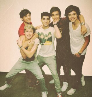 Im not a FAN ima DIRECTIONER❤#Directionerforever! ❤onedirections biggest fan is right here!❤0/5 follow❤lets dance to the best song ever(y)