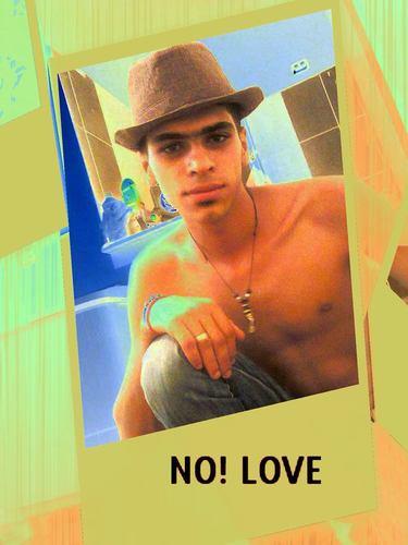 alely09103884's profile picture. 