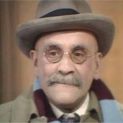 A miserable Londoner now living in North Devon (due to living in north devon) I like nothing better than doing bugger all, West Ham Utd & moaning