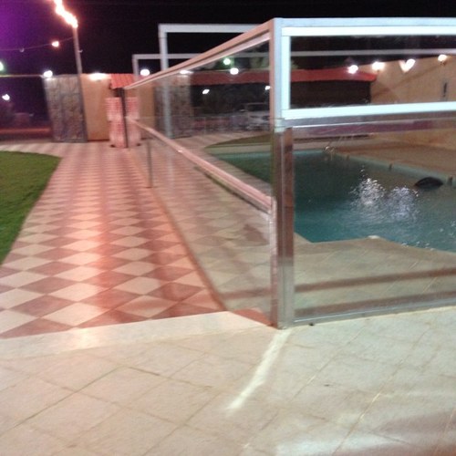 عندما تكون راضياً عن نفسك .. متجاهلاً ظنون من حولك بك .. فأنت تعلمت كيف تعيش سعيداً .