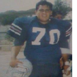 De portista futbol americano soñador, bailar y escuchar musica si te interesa soy Aries