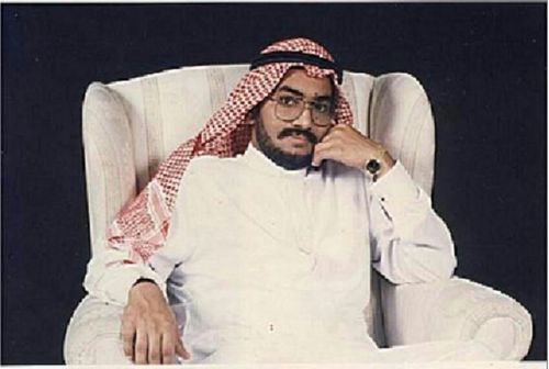 من مواليد مدينة صبيا عام 1391 خريج كلية المعلمين بجازان عام 1414 تخصص رياضيات اعمل معلما بمدرسة الشيخ عبدالعزيز بن باز اﻻبتدائية بصبيا