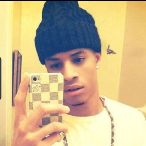 New twitter. Follow me
Kik - YungG91