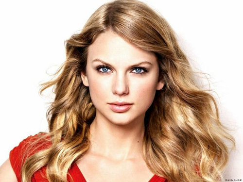 Hey guys! We're Swifties!|Mention for follback ;)| We share all about Taylor Swift♥Followed by @BigMachine Admin : MinAl, MinSD, MinNa