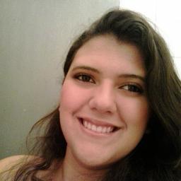 Sorria,mesmo não tendo forças pra isso.