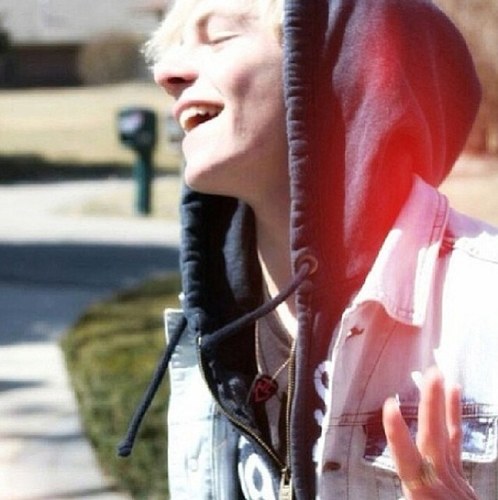 ThatRossLynch's profile picture. 