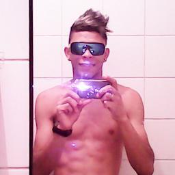 O amor só é lindo, quando encontramos alguém que nos transforme no melhor que podemos ser.EMPRESARIO E PRODUTOR DE EVENTOS...
MC PATRAO O TERRIVEL