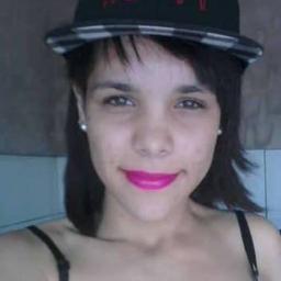 17 anos,capixaba,libriana 25/09 ,flamenguista,solteira,ensino médio,e muito foofa, *-*