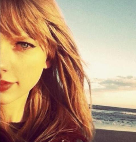 I love u taylor! 3333