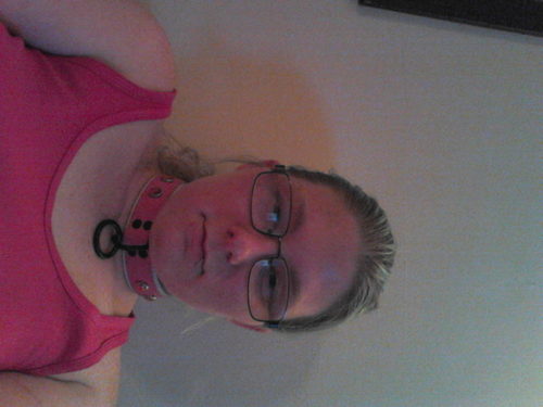 I am a juggalette. I love all my Juggalo family. I model for a living. I am open to almost anything. i model under the name rebels angel. i love kmk & twiztid.