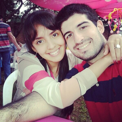 El amor es paciente y muestra comprensión! Perdura a pesar de todo, cree, espera y soporta todo! El amor nunca pasará!