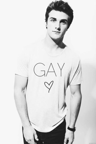 AndresBarrera08's profile picture. /^_^\ hi its me Andres and i love life i fallow back Haha im a 14 years old and well im gay i love you all Haha bye:/(«_»)\