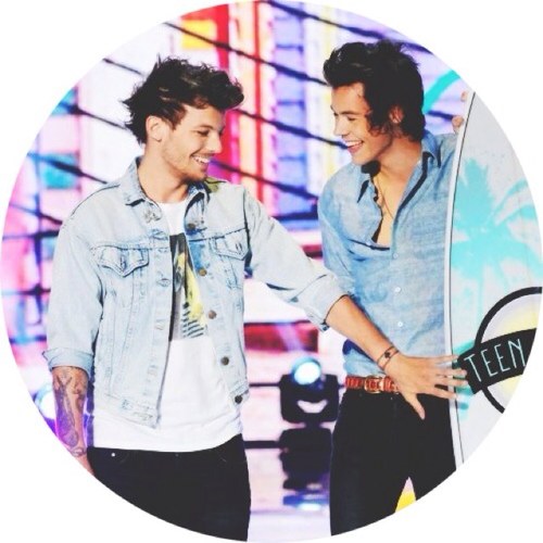 larry is real, but im sure you already knew that. louis and harry love you, dont listen to the hate and stay strong loves♡
