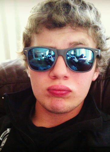 Iam_wooden's profile picture. 