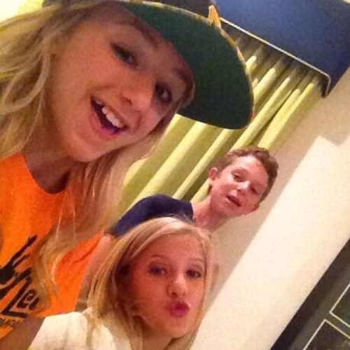 twinniesplace's profile picture. Dance moms fan since day 1! Dont like the twinnies? Get lost!