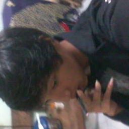 cinta....   iitu bagaikan angin.....    datang dgn tiba2 dan hilang tanpa jejak... bahkan terkadang melukiskan kepedihan yg mendalam...