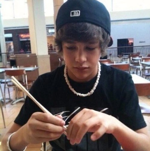 FOLLOW BACK ON MY MAIN @acmsdarling PLEASE BC THIS IS A FREE FOLLOW AND ILY