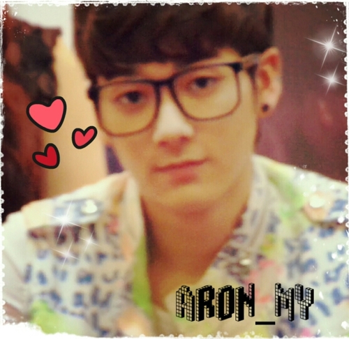 1st Malaysia Fanbase for Nu'est Aron 아론 .Support 곽영민 (Kwak YoungMin) 
\(*^-^*)/ .Aronista first fan project (15 Dec 2012) with Nu'est Aron.Still loving you~~