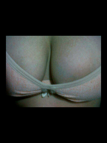 Sexy.,hot..love sex..ngangkang setiap saat..yg punya foto hot,share aja..mau cs *858* dlu guy