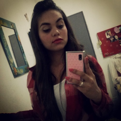 A vida é feita de atitudes nem sempre decentes.Não lhe julgam pela razão, mas pelos seus antecedentes - Charlie Brown Jr.