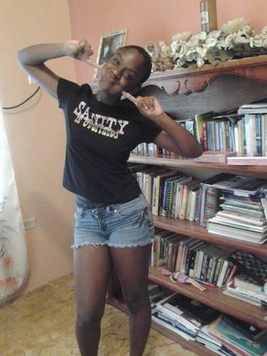 Candace_bubblez's profile picture. once you stop chasing the wrong things the right ones will follow:) inspiration:) love advice:)so follow me for some cool quotes and jokes..... yeah...