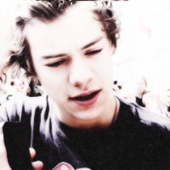 #phoebe ti voglio bene #sel babbana #perrie speciale #luigi amico stronzo #demi mia, ti amo.