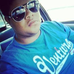 Sou apenas o que sou , não o q vc axa q sou e me define, não preciso agradar ninguém somente a Deus é meu amigo blz se não é blz tbm. DEUS acima de tudo...
