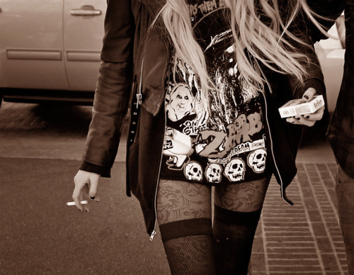 Everyone sees what you appear, but few see what you really are. The smile is the only virus that does not harm the soul.