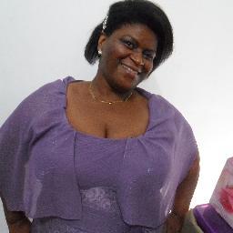 Adoro a Deus,amo a minha família,esposo e sou feliz !