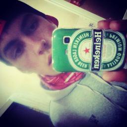 Quem se descreve se limita ..