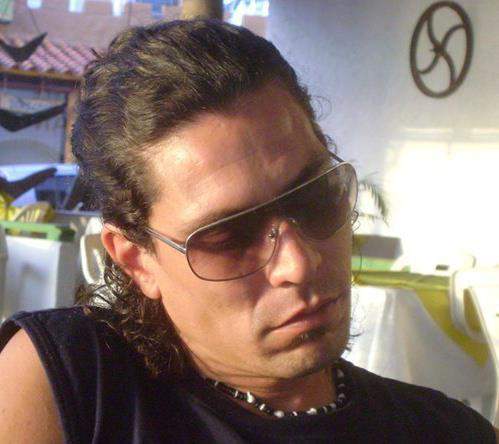 PRODUCTOR DE RADIO Y TV, ARTISTA PLASTICO Y POETA, REPORTERO GRAFICO Y ORGANIZADOR DE EVENTOS. . . .