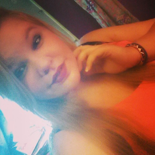 i'm Smart, intelligent, very ambitions,and loyal i only fear God 3  to SUCCEED in life is my main goal :D