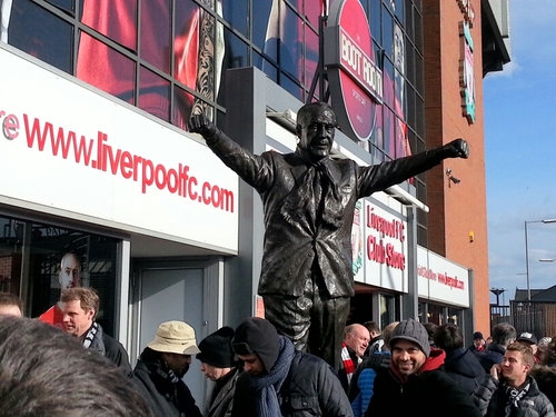 DJ and MASSIVE liverpool fan! love a bit of banter and up for a laugh! #YNWA