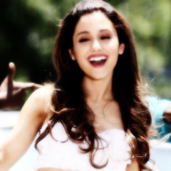 Ariana Grande in Habblet 

Me add lá ArianaGrandeeVEVO