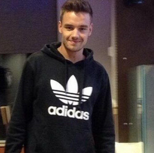 FOLLOW @claudio_chloe Being a liam girl is tough I WONT GIVE UP ON MY LIAM FOLLOW. 2 years ive been asking #iluvLarryShippers