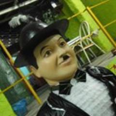 A Troça Carnavalesca Mista Carlitos de Olinda foi fundada no ano de  1984 no Bairro do Amaro Branco Olinda-Pe e é um dos blocos mais tradicionais da cidade.