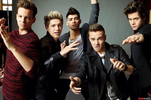 Two bffs (@ArinB_2000 & @ItsMarissaB13) Who love One Direction and really want them to come to Oregon :)