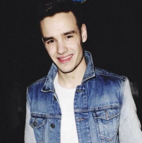 hi i gave you a free follow so please follow me @forbiddenziam