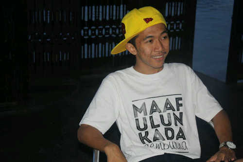 Hidup simple selalu tersenyum dalam kondisi apapun (˘▿˘ʃƪ) dan sangat hoby main futsal \(ˆ▽ˆ)/