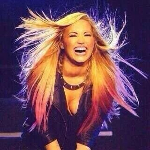 My name is Brooke. Im from Connecticut. I am currently a freshman. I sing. I love Dem Dem. my kik is BrookeLovato.