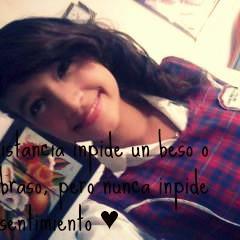 Con migo las cosas son facil:) me sonríes te sonrió, me la haces me las pagas;)