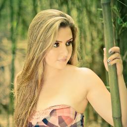 Não ligo que me olhem da cabeça aos pés, pois eu sei que nunca faram minha cabeça e nunca chegaram aos meus pés !
