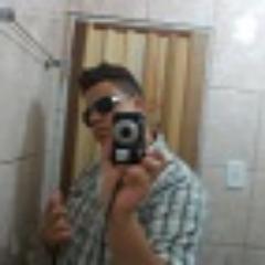 Sou um homem respeitoso que nunca bateu em uma mulher vestida!Por favor não contem isso para minha mãe:]