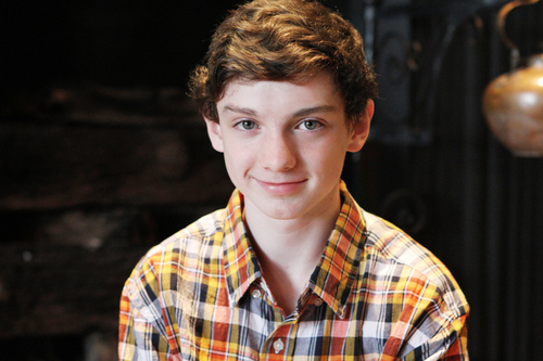 Christian. Puzzle expert. Single. Singer. Sophomore. Nintendo gamer.