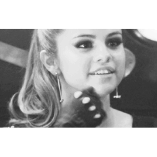 Esta ya no sera mi cuenta por favor follow me : @JamilyGone Doy follow back