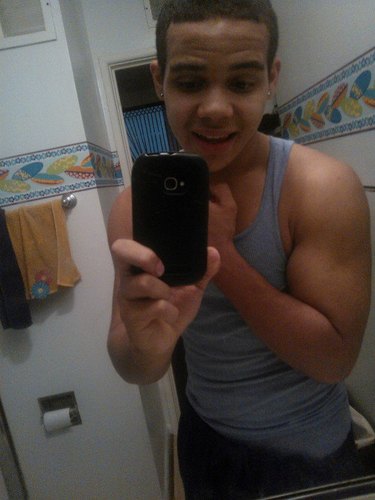 #classOf2014 #teamSingle I follow back follow me S E N I O R Y E A R bitches Turnt Up #Yolo Lawrence Kansas bitches. Madison Pettis is my future wife c: