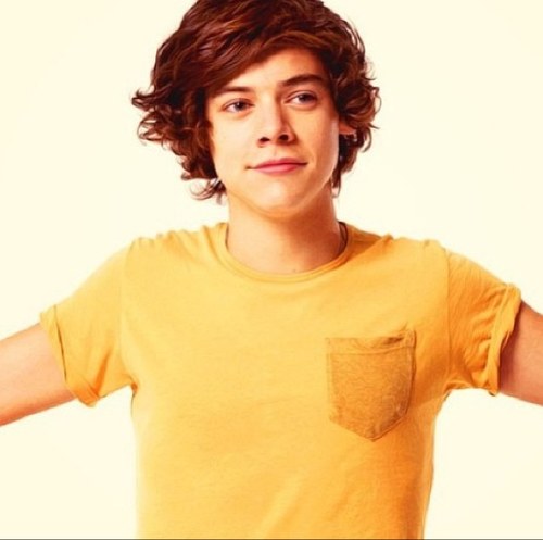 FOLLOW @lolitazouis PLEASE !! :)