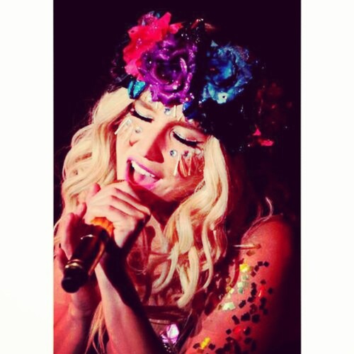 ❀ ✿ ❁Kesha rose sebert aka perfection. ❀ ✿ ❁                                      SEE HER: 16/08/2013. FOLLOWS ME: 24/05/2013. #ANIMAL