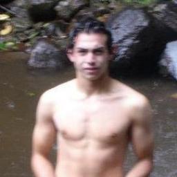 afilo el filo del cuchillo en la respiracion justo esto es profundo la clavo al corazon