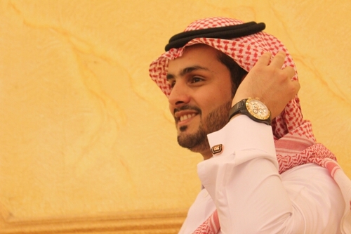 آنسآن متوآضع ، من سكآن الريآض ، آرحب بالنقآش الهآدف ، محب للتصوير الفوتوغرآفي ، آعشق التحدي